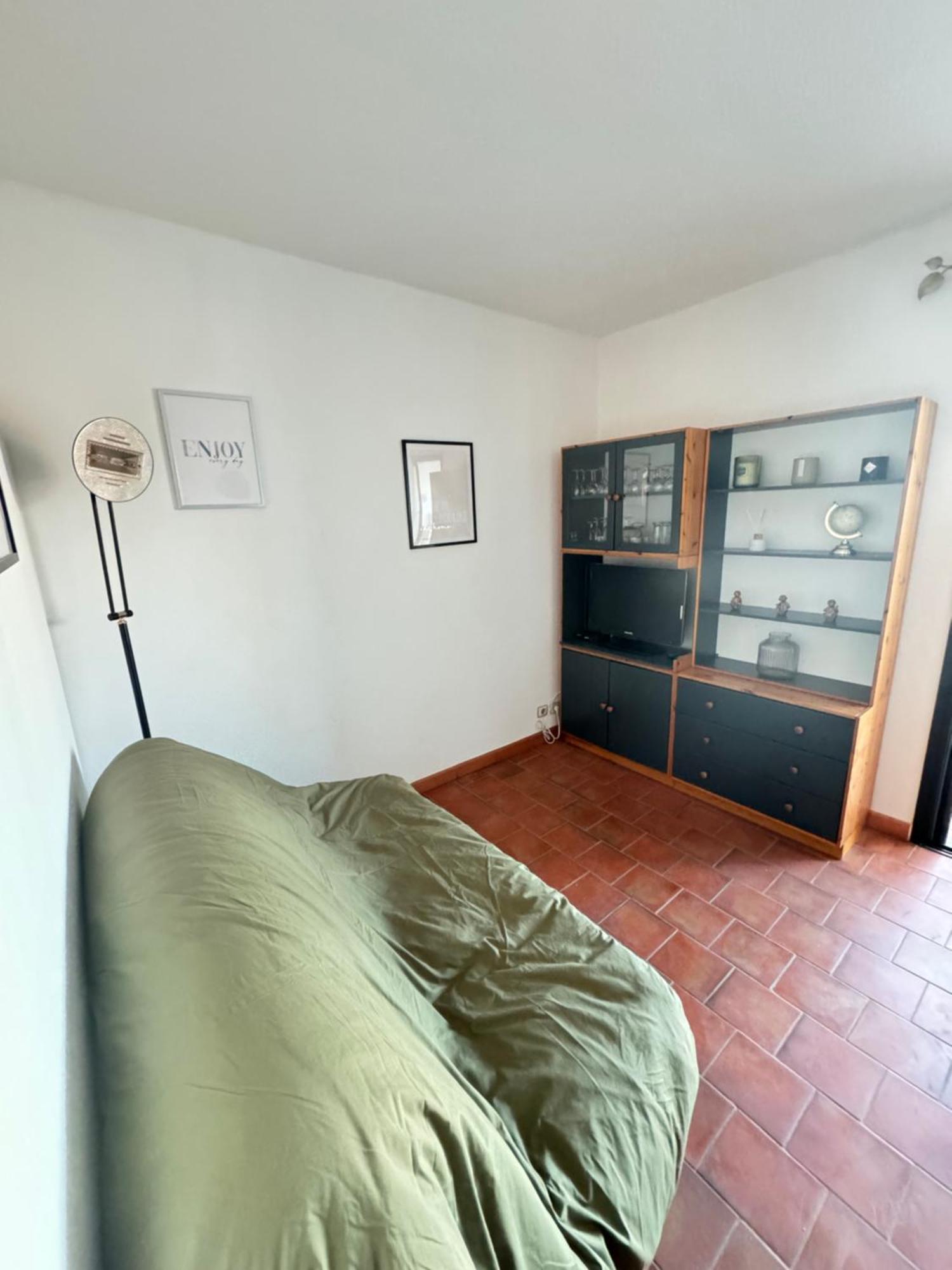 Dans Residence, Piscine Lagon, Tennis Et Aire De Jeux